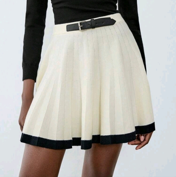Dresses & Skirts - Contrasting Color Knitted A-Line Mini Skirt With Belt, Stylish & Versatile